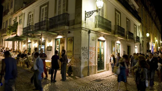 
                    Governo autorizou renovação da videovigilância no Bairro Alto em Lisboa
                