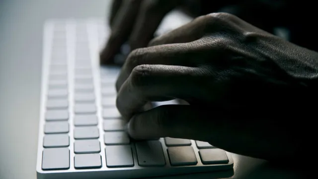 
                    IGAC recebeu 2.100 denuncias de pirataria 'online' em 2025
                