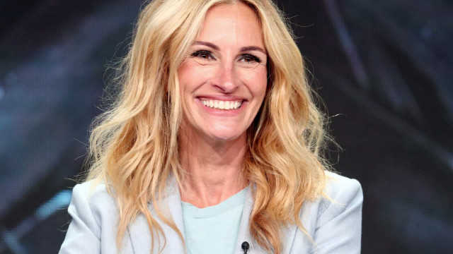 Julia Roberts 'pede ajuda' para Pitt e Clooney após fracasso de bilheteria