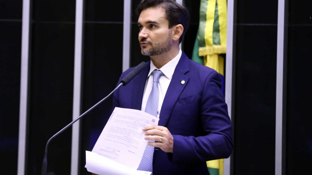 União Brasil abre processo de expulsão contra Sabino após ministro decidir ficar no governo Lula