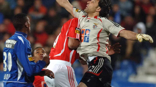 
                    Quim destaca humildade como marca distintiva da carreira de Óscar Cardozo
                