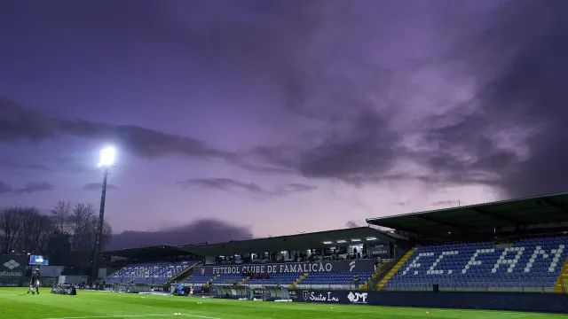 
                    EM DIRETO: Remontada na Luz e Arouca perde antes do Famalicão-Sporting
                