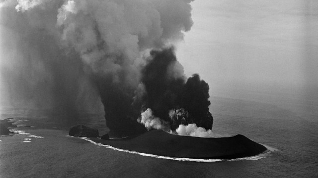 Vulcão dos Capelinhos transformou a paisagem da ilha do Faial há 66 anos
