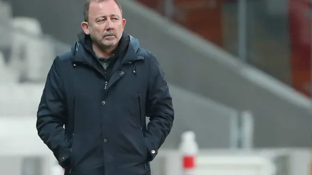 
                    Oficial: Sergen Yalçin sucede a Montella como selecionador da Turquia
                