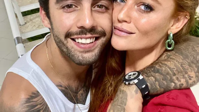 
                    Pedro Scooby confirma fim do casamento com Cintia Dicker
                