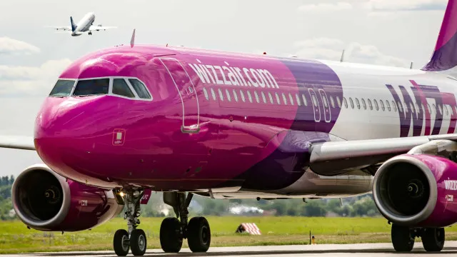 
                    Wizz Air enfrenta problemas com combustível em Itália mas está otimista
                