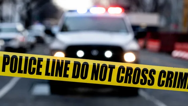 
                    Polícia morre e outro fica ferido após tiroteio num hospital em Chicago
                