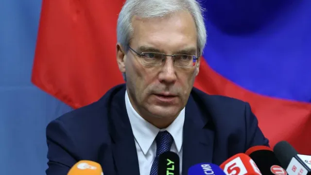 
                    Rússia acusa França de 