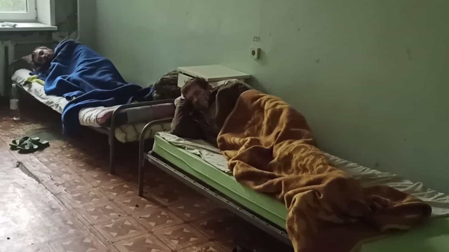 Rússia mostra soldados de Azovstal no hospital