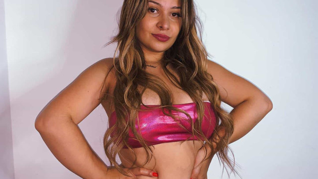 Sandrina do 'Big Brother' insultada após partilhar fotografias sensuais
