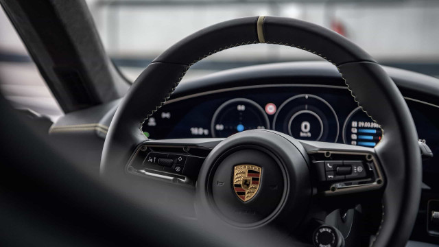 Lucro da Porsche sob 31,4% até junho para 3.239 milhões de euros