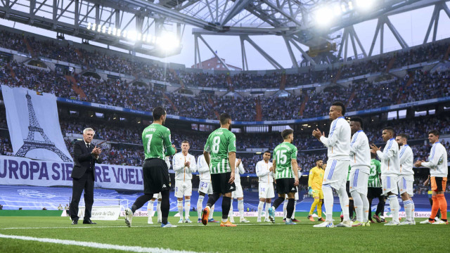 Real Madrid-Real Betis teve direito a guarda de honra... a duplicar