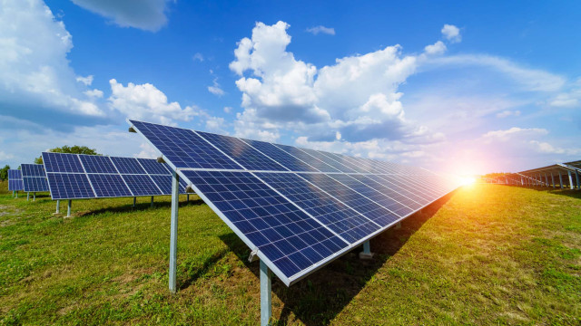 Afinal, compensa (ou não) instalar painéis solares?