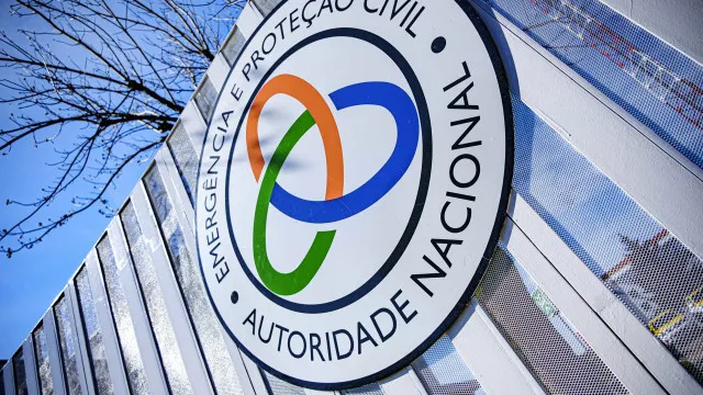 
                    Greve na Proteção Civil arranca com adesão 