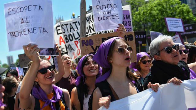Mais de 7.000 marcharam em Madrid para exigir a abolição da prostituição