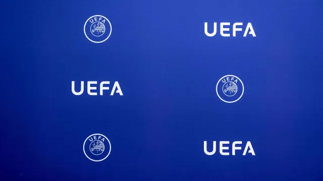 
                    Federações da UEFA de acordo nas alterações na arbitragem
                