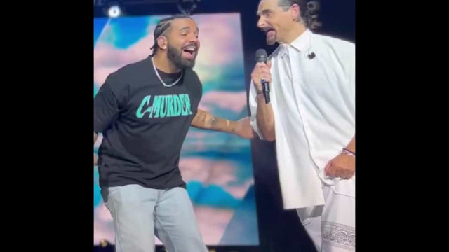Drake canta 'I Want It That Way' ao lado dos Backstreet Boys