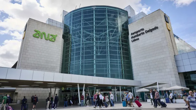 
                    Quatro detidas por usarem documentos falsos no Aeroporto de Lisboa
                