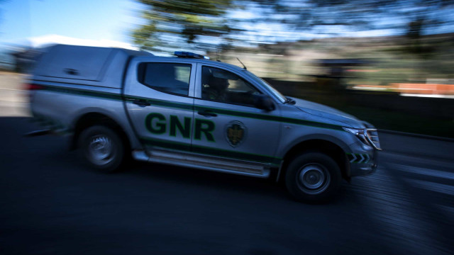 GNR escolta família e ajuda menina "em estado crítico" a receber socorro