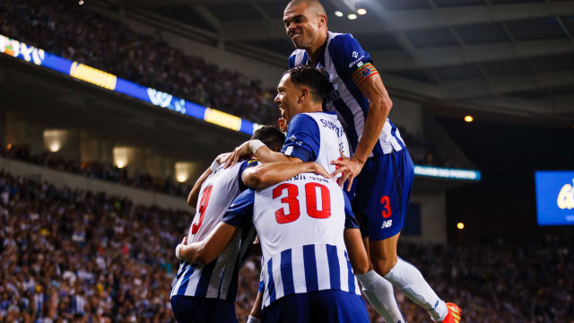 FC Porto assina arranque à campeão e goleia o Marítimo