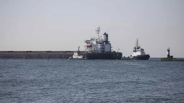 
                    Ucrânia: Cinco mortes em ataque russo contra navio mercante turco
                