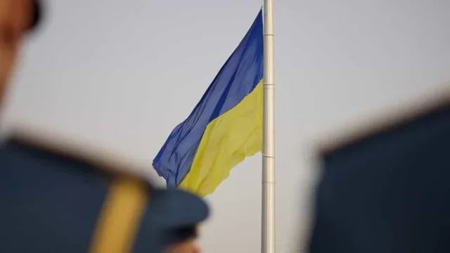 
                    Rússia testa míssil intercontinental e admite paz 