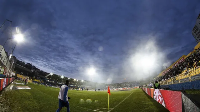 
                    Estoril-Benfica: Esperança ténue pela Champions em jogo de despedidas
                