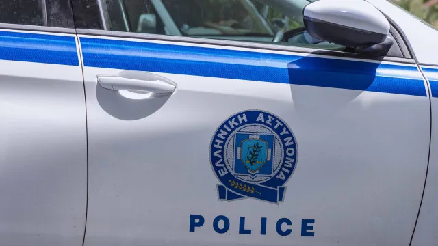Homem guarda corpo do pai no congelador para receber a reforma na GrÃ©cia