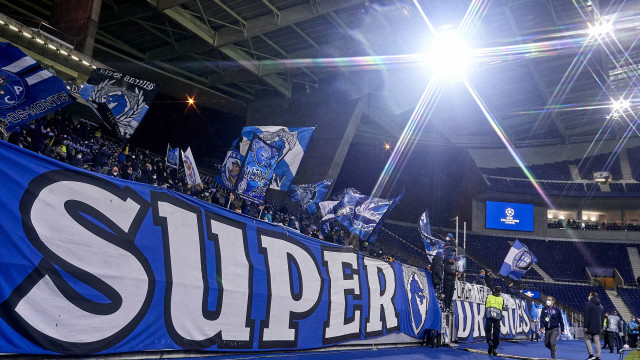 Super Dragões negam ilegalidades na venda de bilhetes do FC Porto