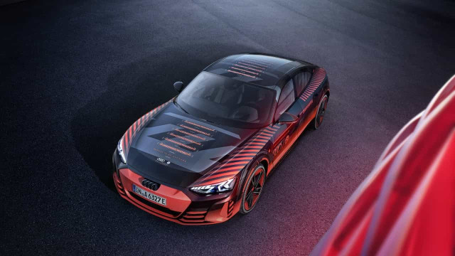 Audi desenhou um RS e-tron GT exclusivo com as cores do Bayern Munique