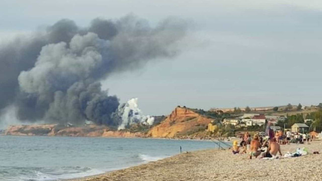 Avião russo com munições incendeia-se durante aterragem na Crimeia