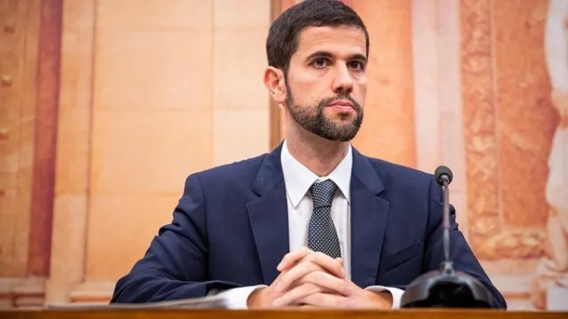 "PS e Chega arriscam-se a levar o país para uma situação de défice"