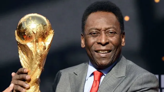 Camisola de Pelé na final do Mundial1958 vendida por 4,3 milhões de euros