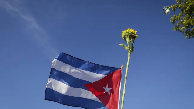 
                    Brasil, Espanha e México defendem integridade territorial de Cuba
                