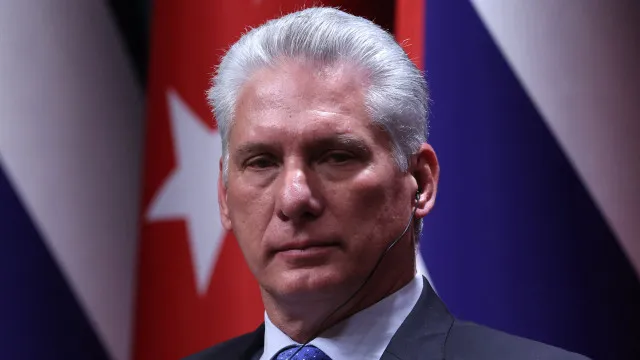 
                    Presidente cubano diz que economia do país precisa de mudanças urgentes
                
