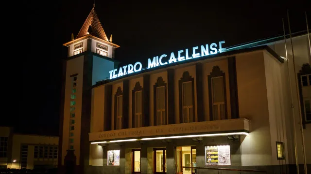 
                    Trilogia temporal na génese de espetáculo dos 75 anos do Teatro Micaelense
                