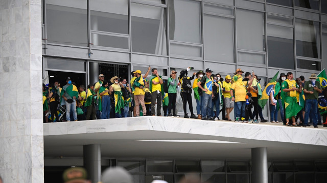 52% dos brasileiros são contra reduzir penas de condenados no 8 de janeiro, diz Genial/Quaest