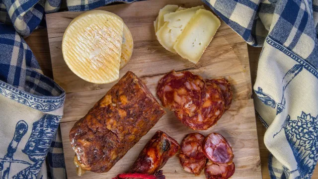 
                     Santiago do Cacém. Feira do Monte junta artesanato e produtos regionais
                