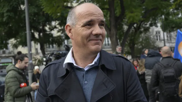PCP pressiona PS a aprovar inquérito sobre Lajes após "indignação"