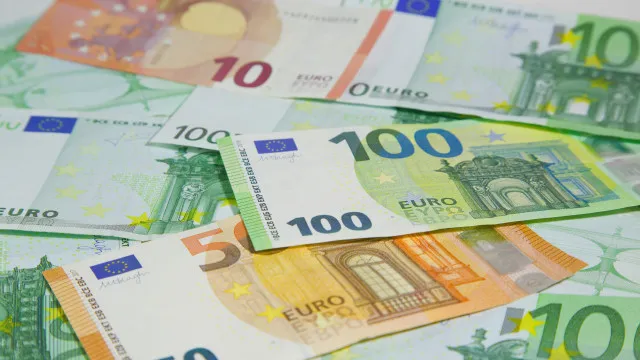 
                    Endividamento da economia acelera para 868,1 mil milhões até março
                