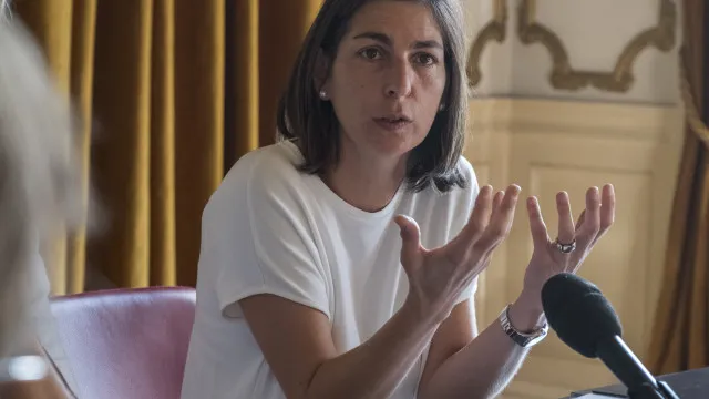 Ana Catarina Mendes acusa Leitão Amaro de ceder ao Chega e promover medo