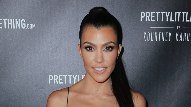 Kourtney Kardashian apanhada em erro flagrante de Photoshop