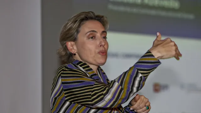 
                    Cláudia Azevedo deixa liderança da Sonae. João Dolores será novo CEO
                