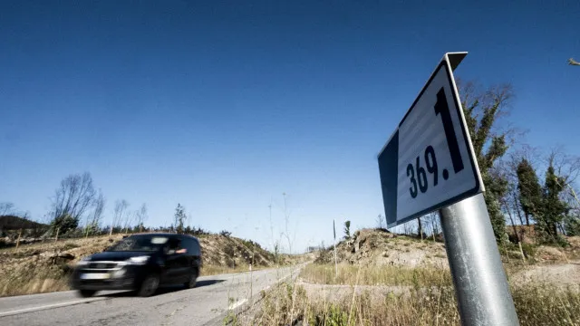
                    Nacional 2 em Ferreira do Alentejo cortada devido a despiste de camião
                