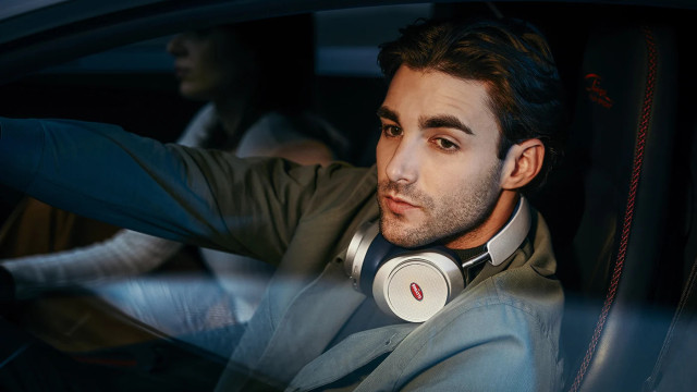 Master & Dynamic colabora com Bugatti para novos auriculares