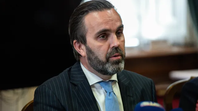 
                    Mais de 1.100 médicos optaram por não tirar especialidade nos últimos três anos
                