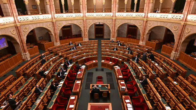Parlamento húngaro rejeita saída do Tribunal Penal Internacional