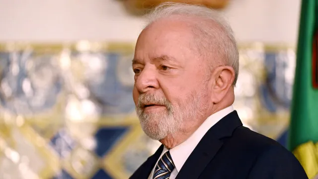 
                    Paraguai convoca embaixador do Brasil após declarações de Lula
                