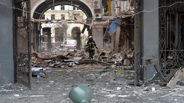 Rússia acusa Kyiv de matar pelo menos 24 pessoas com ataque em Kherson