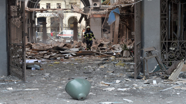 Rússia acusa Kyiv de matar pelo menos 24 pessoas com ataque em Kherson